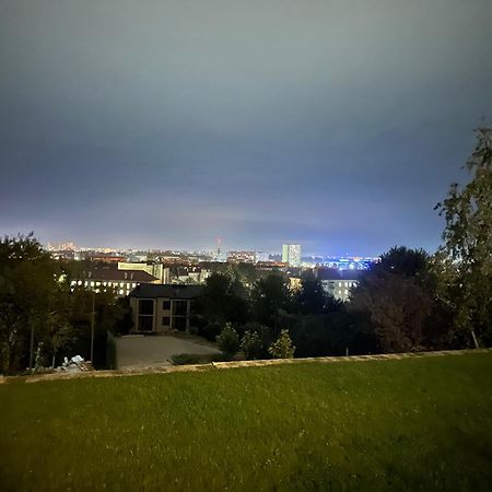 Панорамні Апартаменти Oujhorod Extérieur photo