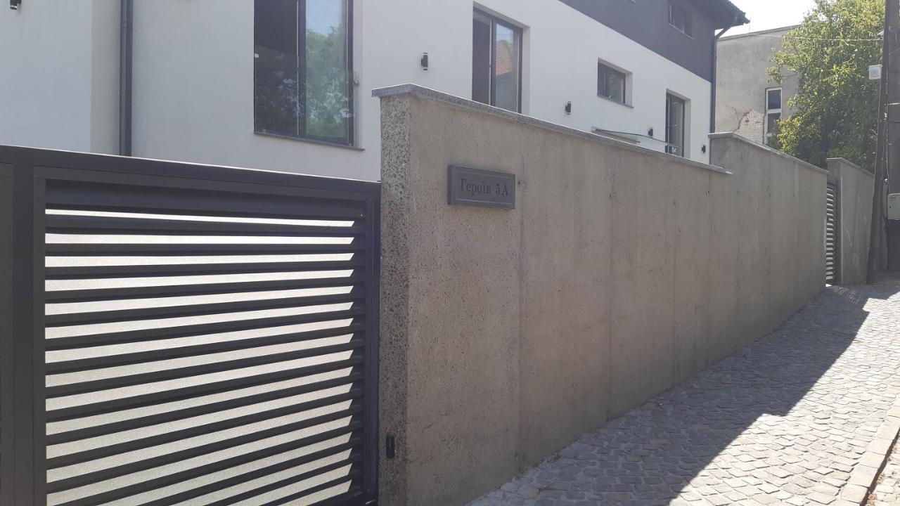 Панорамні Апартаменти Oujhorod Extérieur photo