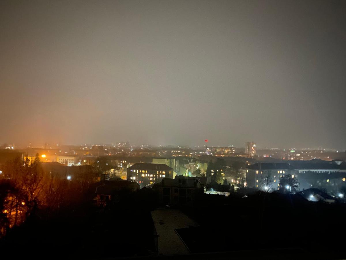Панорамні Апартаменти Oujhorod Extérieur photo