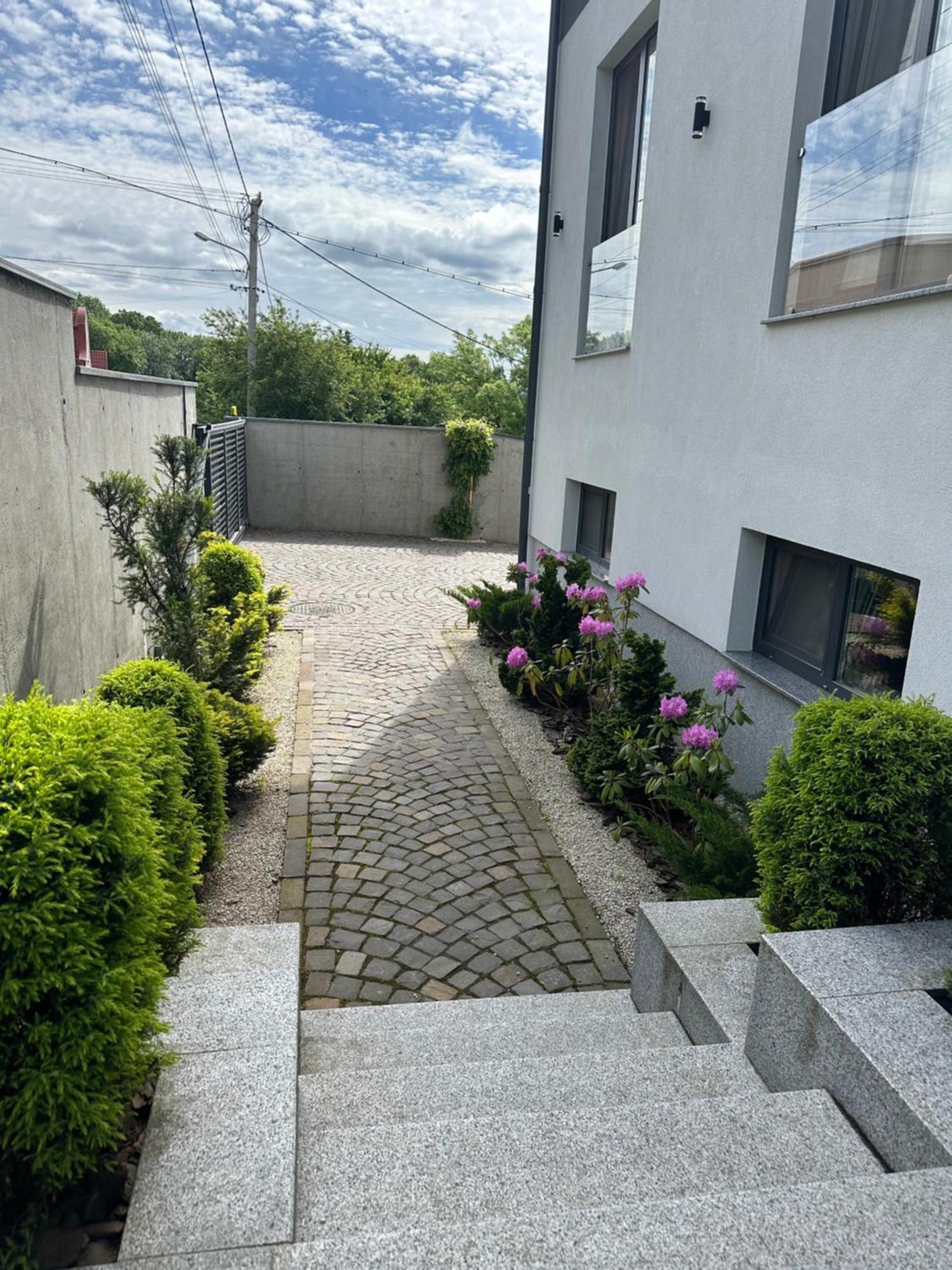 Панорамні Апартаменти Oujhorod Extérieur photo